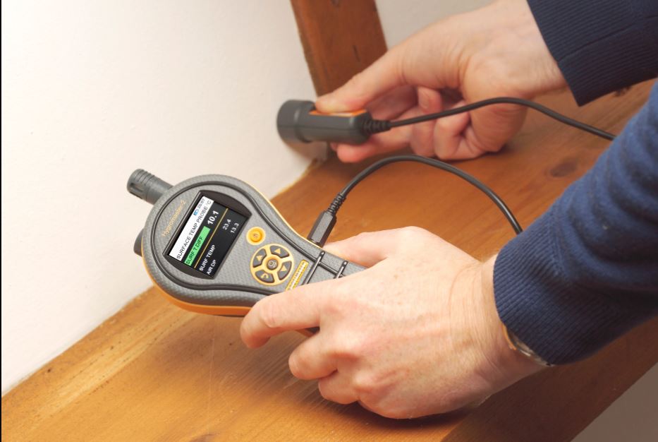 how to use a hygrometer