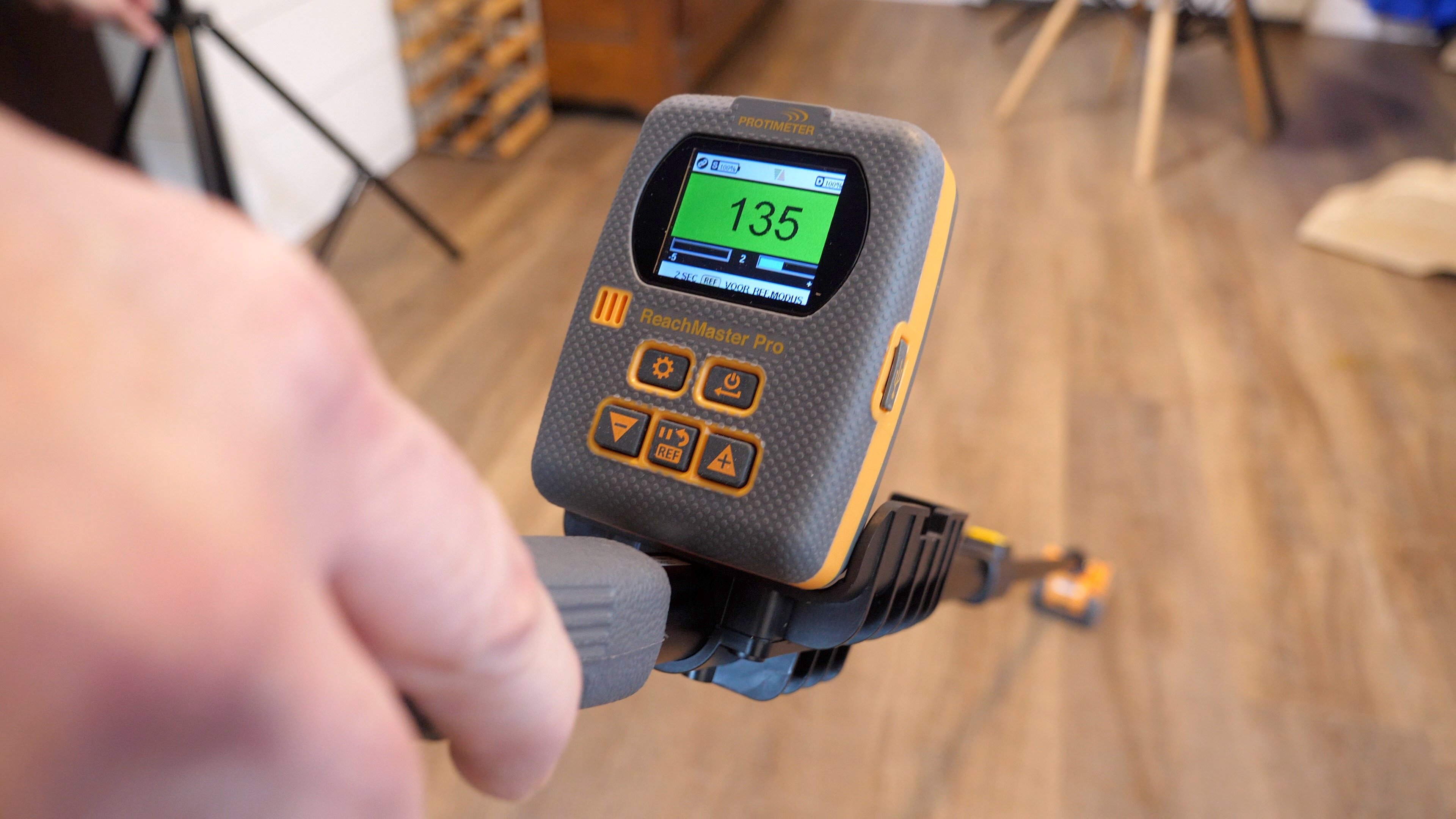 Moisture Meter Readings: Taking & Interpreting Accurate Measurements